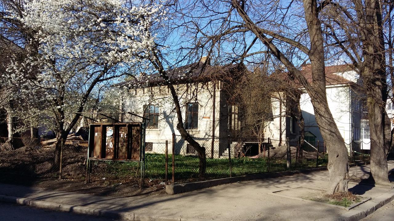 Hostel Mif Ivano-Frankivsk Exteriör bild