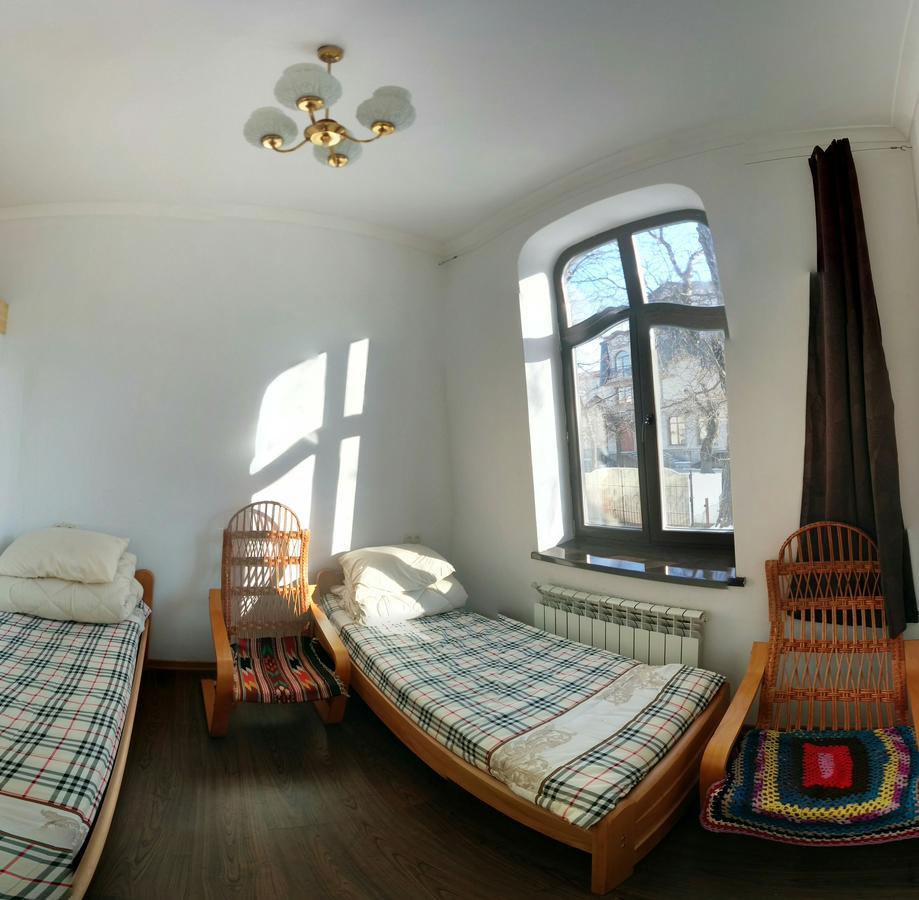 Hostel Mif Ivano-Frankivsk Exteriör bild